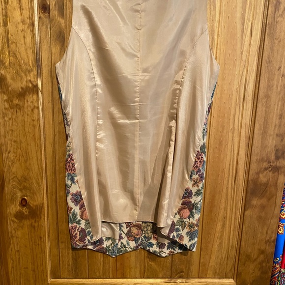 Vintage long tapestry vest - Picture 2 of 3